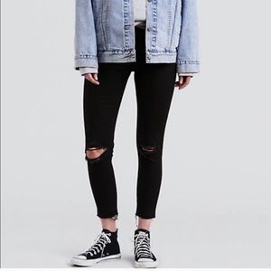 Levi’s Wedgie Distressed Jeans